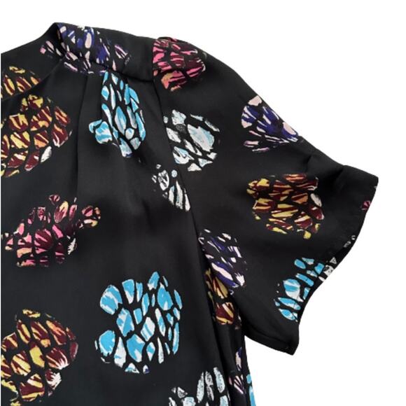 lr Black Floral Short Sleeve Sash Belt Split Neck Sheath Tunic Dress Size Small - Picture 9 of 13